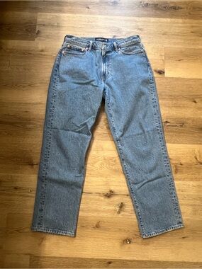 32x32 Athletic Loose Jeans